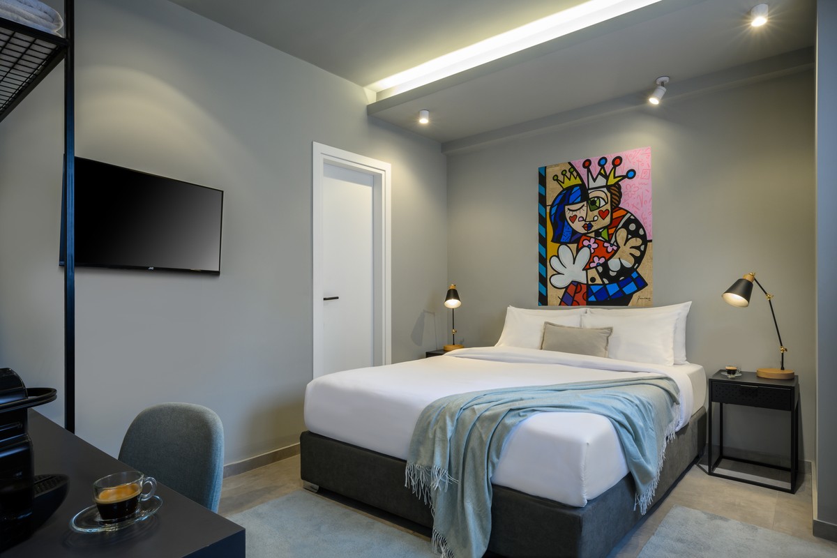Stylish urban room at Psiri Vibes Studios